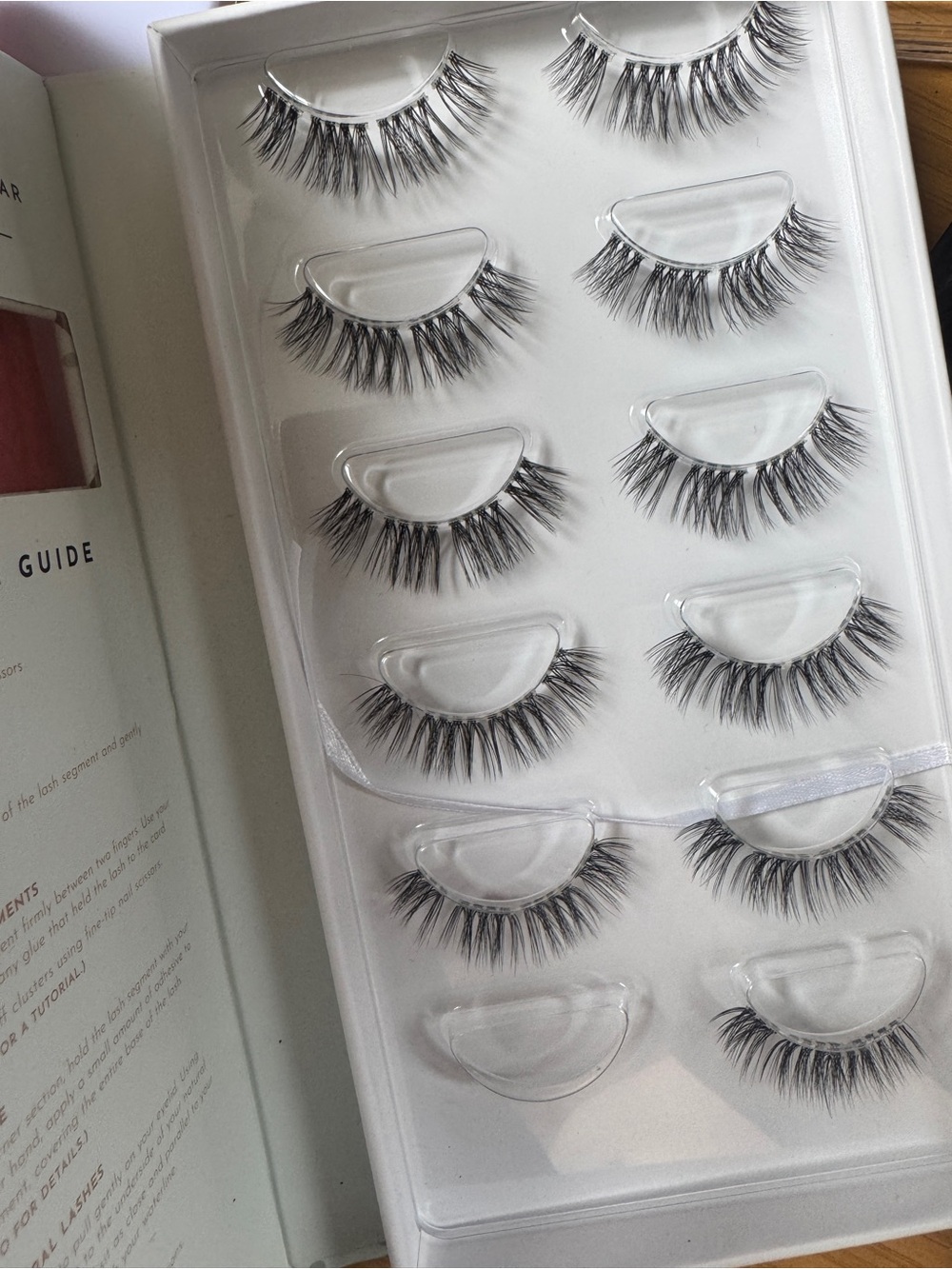 Flutterhabit Faux-Mink Eyelashes - Pink & White Packaging - Picture 2 of 3